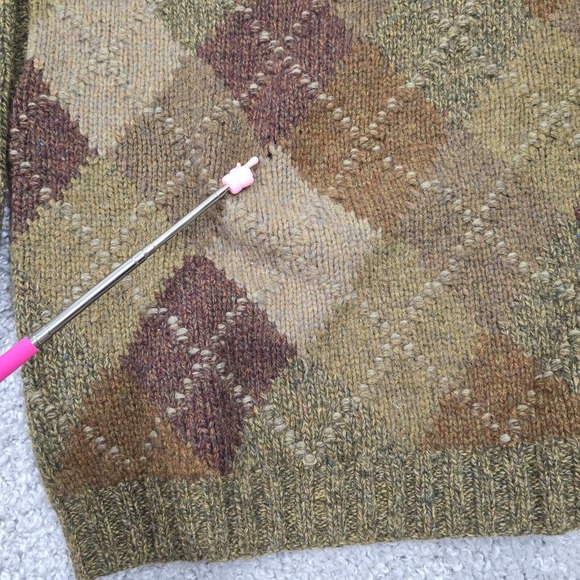 American Eagle Mens L Wool Argyle Sweater Green Brown V Neck Hand Knit Vintage - Picture 5 of 11